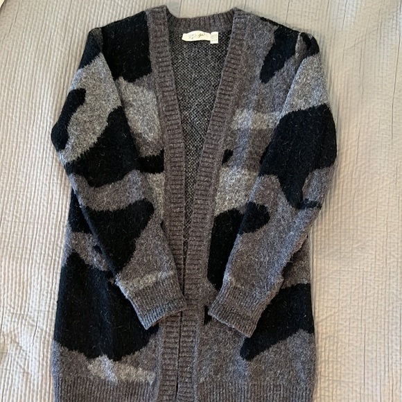 Camo print Rd Style cardigan. Size XS. - Picture 2 of 4